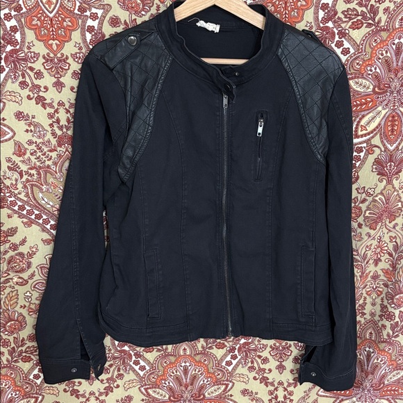 HEM & THREAD L cropped faux leather accented black cropped bomber/utility jacket - Picture 1 of 8